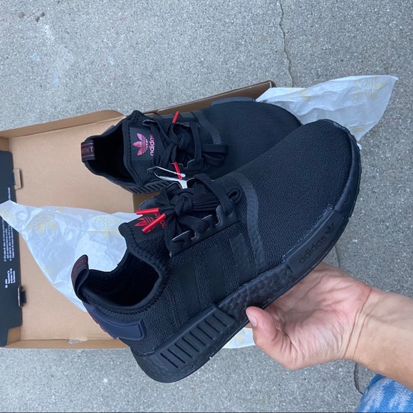 ADIDAS AUTHENTIC WOMENS Sz 6,6.5,7,7.5,8,8.5,9 new - Picture 2 of 8